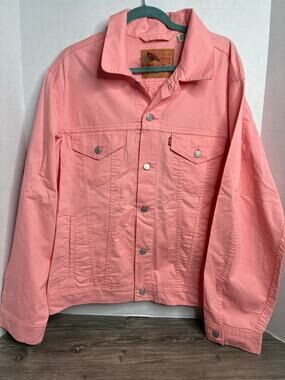 Levi's NWT Vintage Fit Trucker Pink Denim Jacket Size XL Travel Casual FLAWS